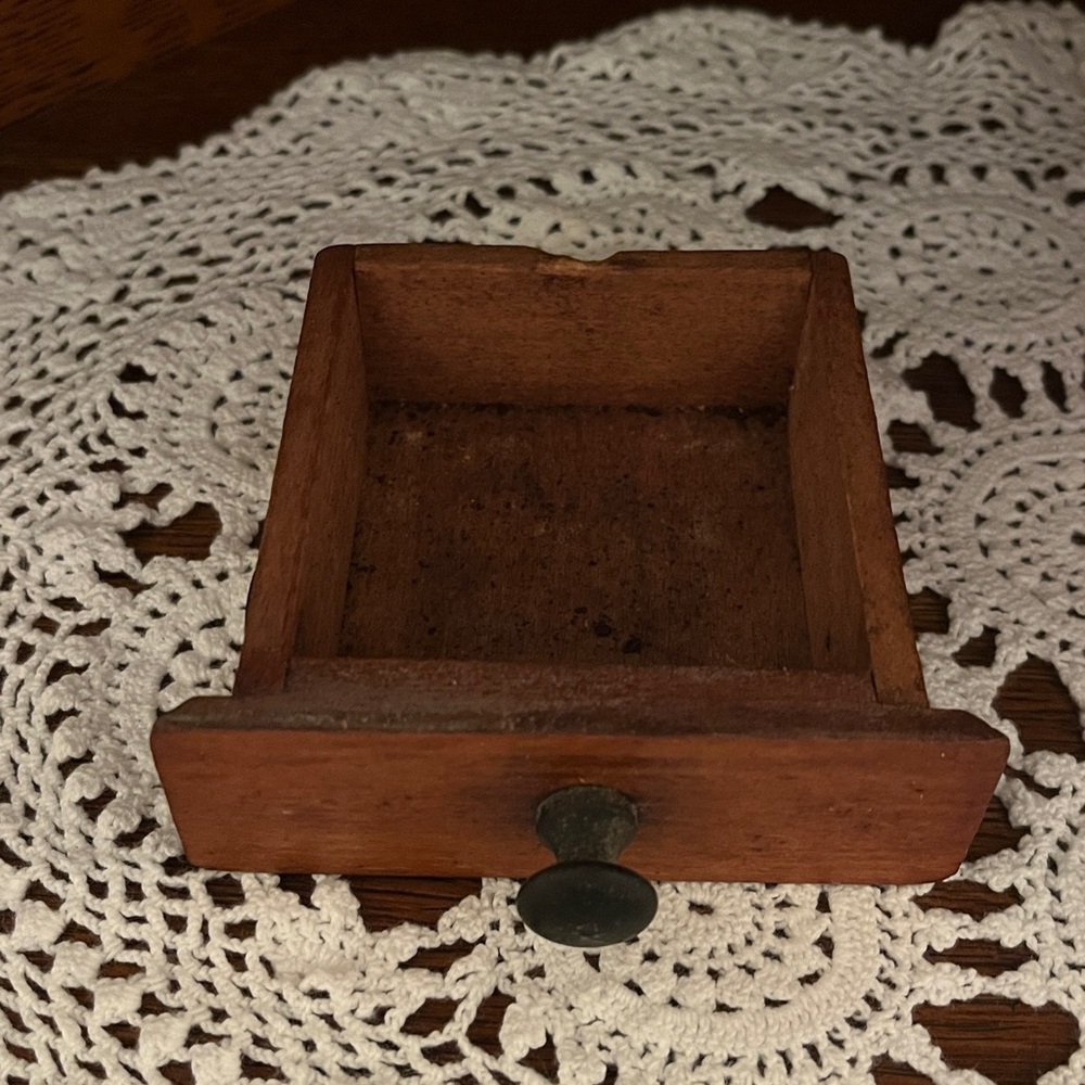 Vintage coffee grinder - Picture 8 of 10